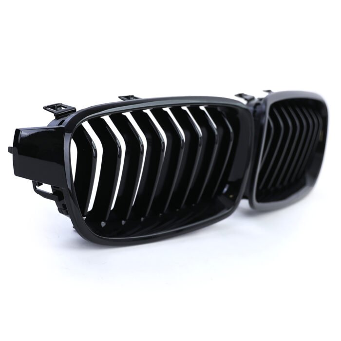 Grelha Normal Performance Look Preto Brilhante F30, F31